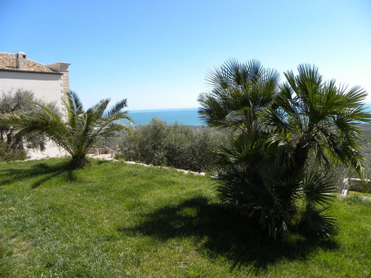 Villa In Gargano - Villa Basso Монте-Сант'Анджело Екстер'єр фото